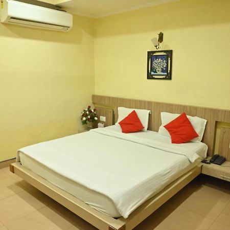 Hotel K D Palace Kanpur Dış mekan fotoğraf